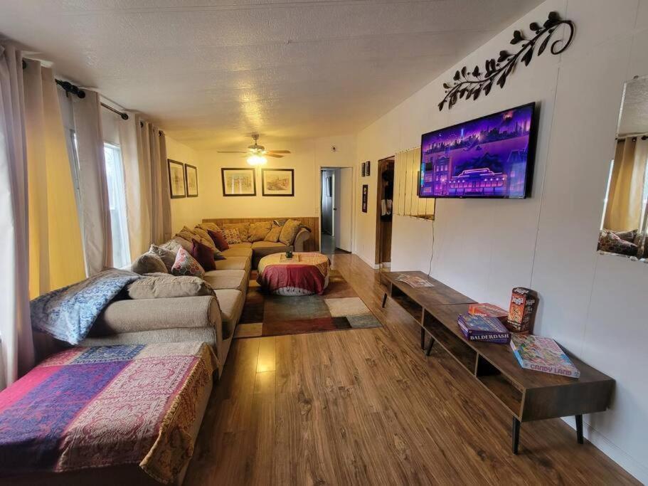 Campground At Sequoia Mountain Farms - Bring Your Own Tent Or Rv - No Bedrooms Or Beds Provided Miramonte Eksteriør billede